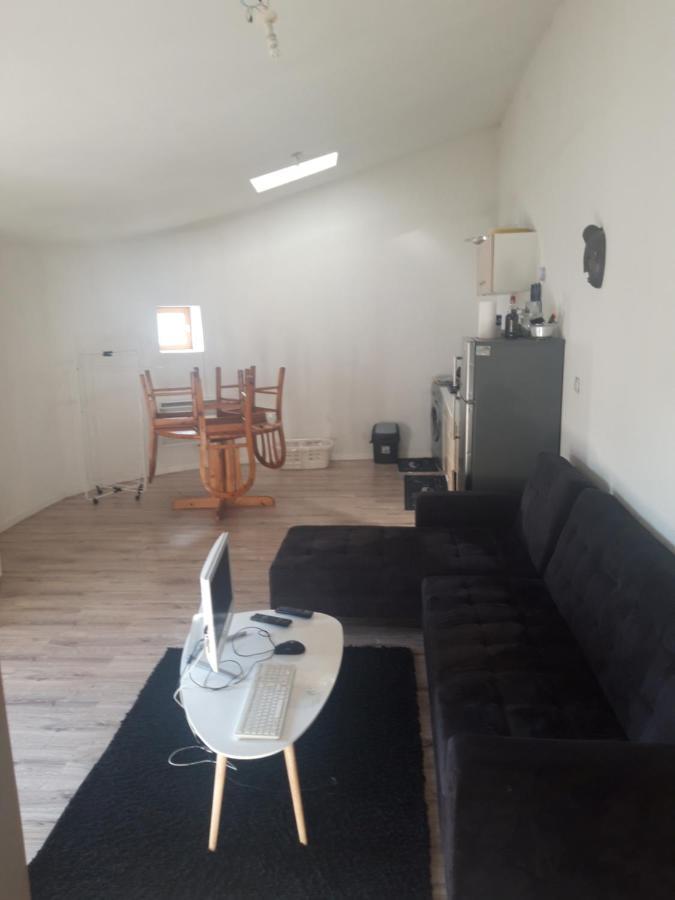 Appartement F1 Meuble 3 Personnes 欧布纳 外观 照片