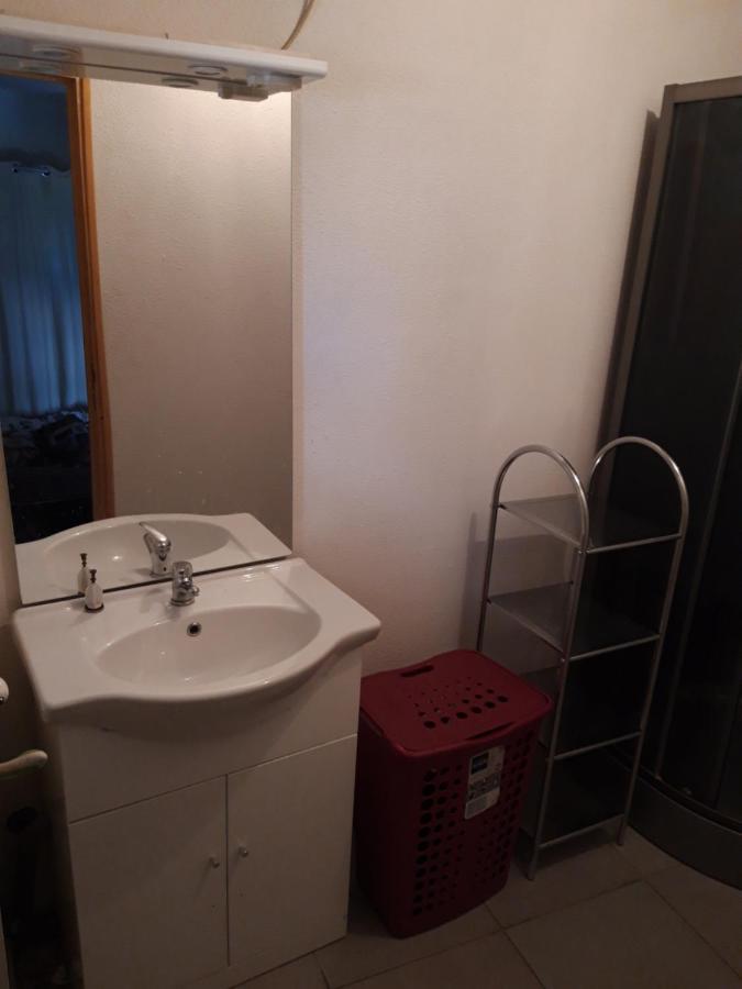 Appartement F1 Meuble 3 Personnes 欧布纳 外观 照片